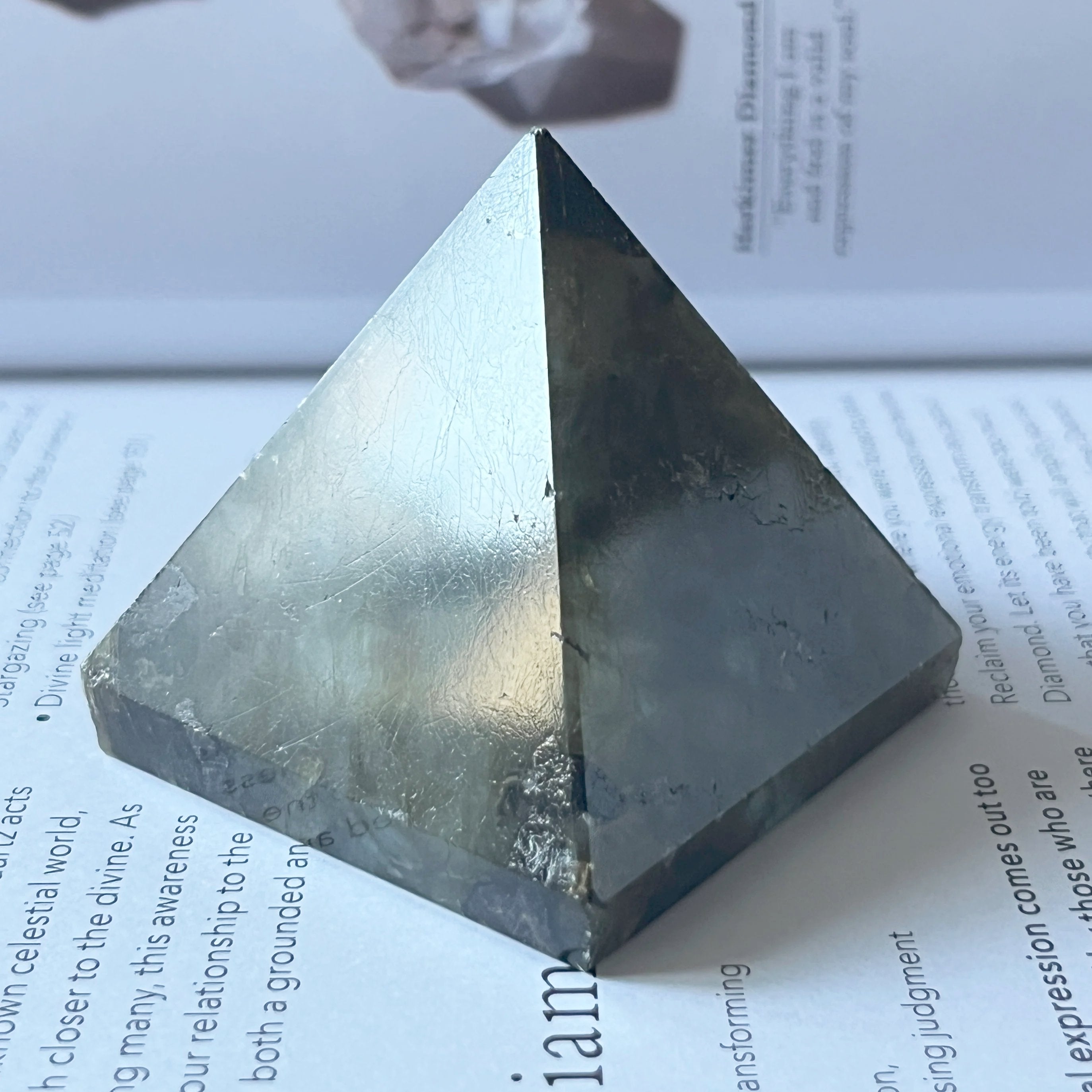 Labradorite Pyramid - Magic & Clairvoyance