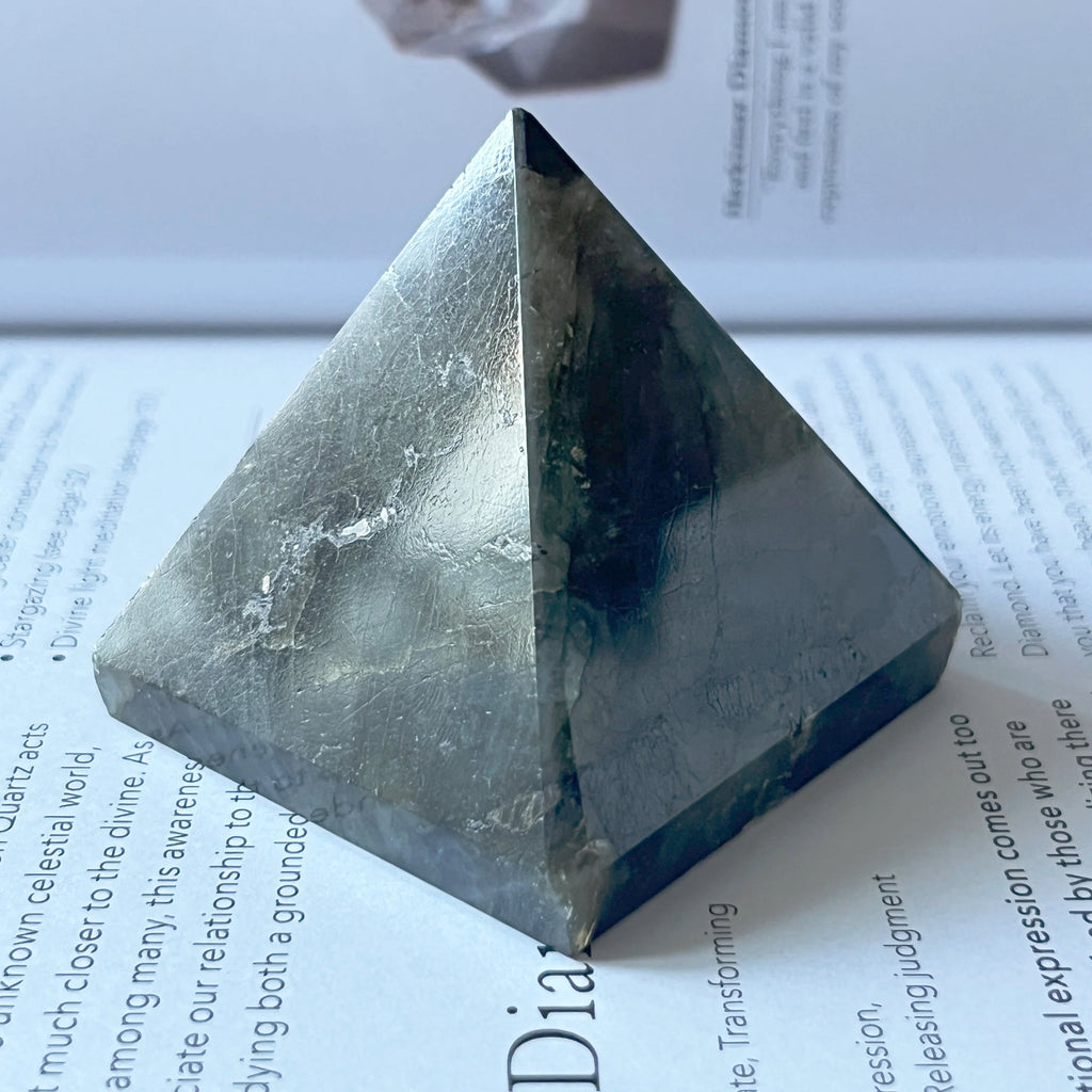 Labradorite Pyramid - Magic & Clairvoyance