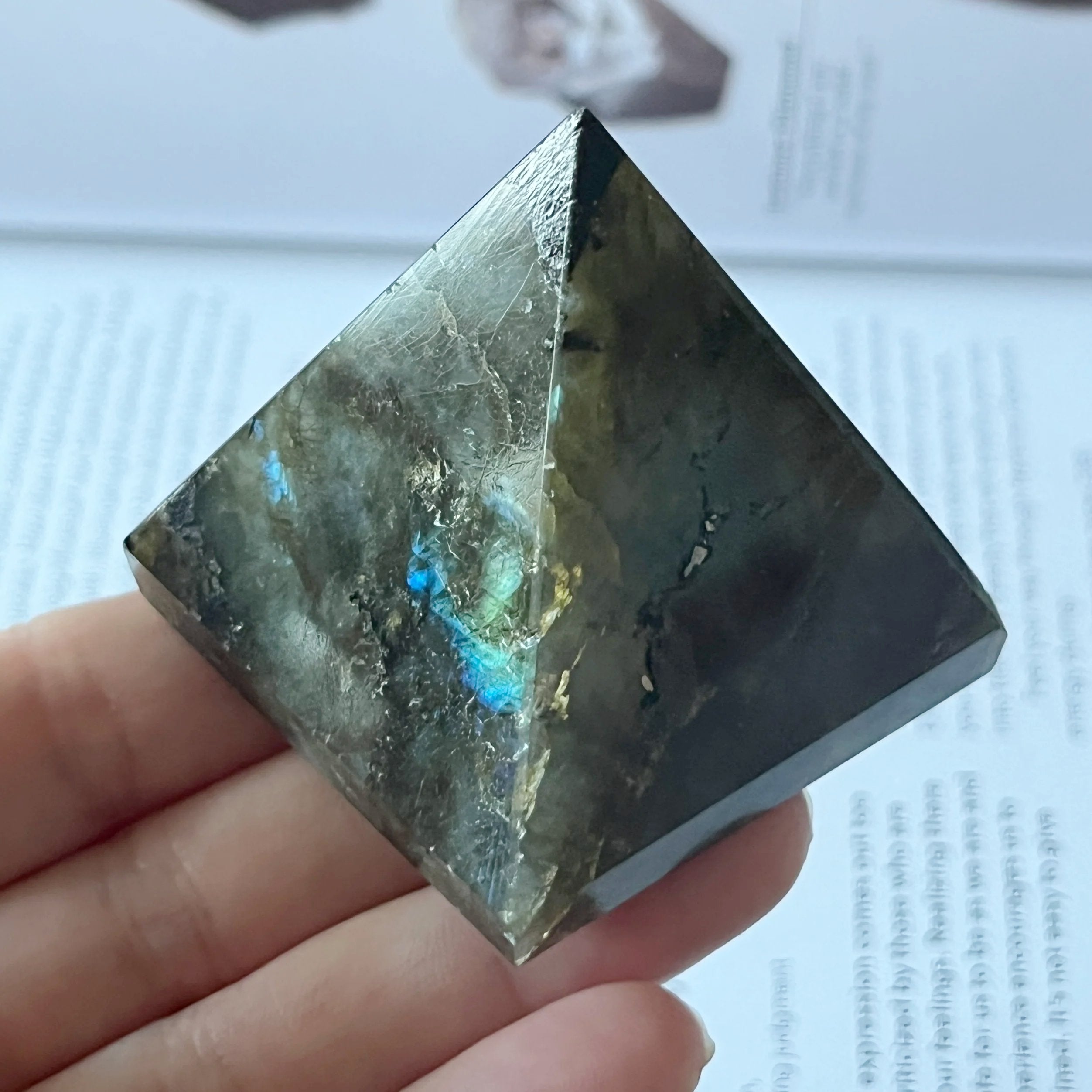 Labradorite Pyramid - Magic & Clairvoyance