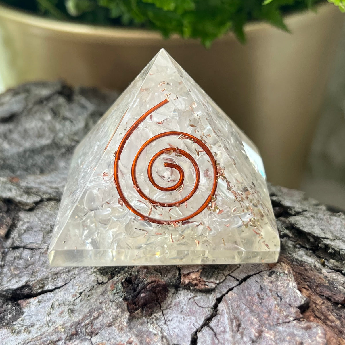 Quartz Orgonite Pyramid - Intuition & Wisdom 4cm Crystals
