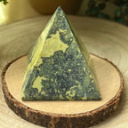 New Jade (Serpentine) Pyramid - Balance & Vitality 5cm Crystals