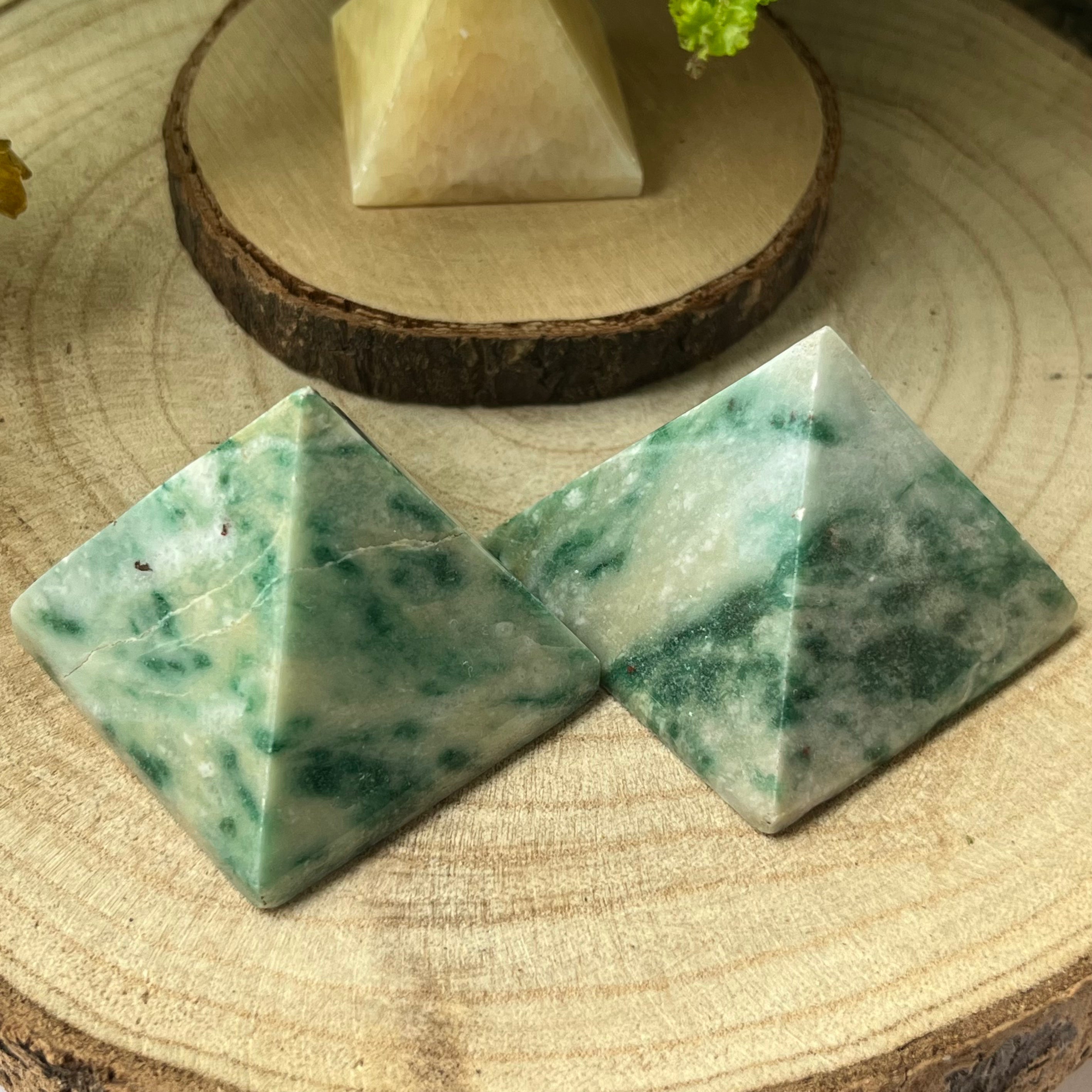 Fuchsite Pyramid 4cm Crystals